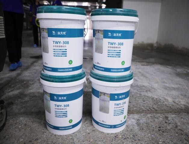 Введение водного затвердителя пола TWY-308